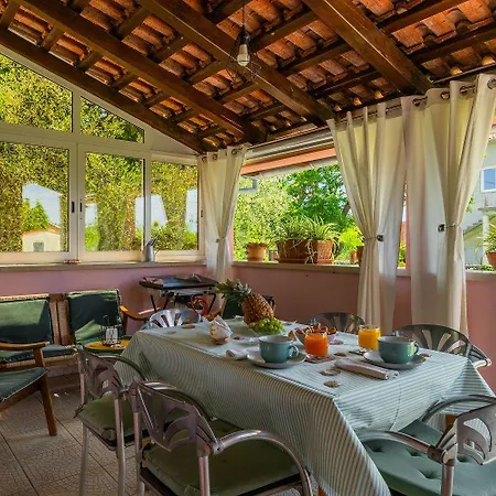 Komplett Umzaeuntes Mit Klima, Wlan