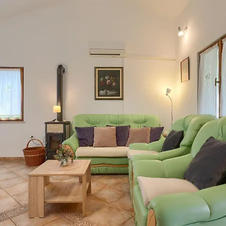 Komplett Umzaeuntes Mit Klima, Wlan Prázdninový dům