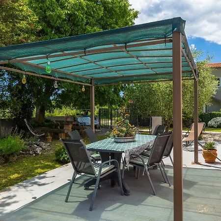 Сasa de vacaciones Komplett Umzaeuntes Mit Klima, Wlan Rakalj