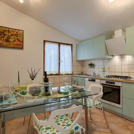 Komplett Umzaeuntes Mit Klima, Wlan