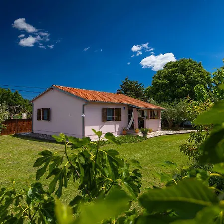 Komplett Umzaeuntes Mit Klima, Wlan * Rakalj