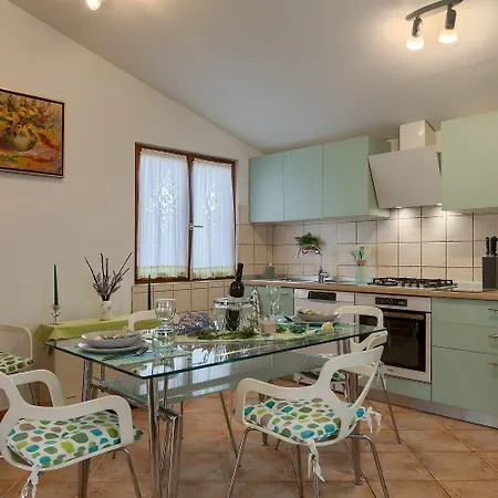 Komplett Umzaeuntes Mit Klima, Wlan * Rakalj